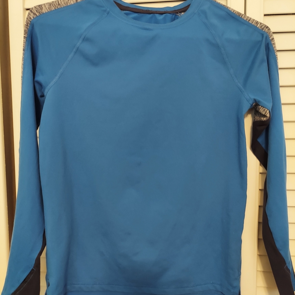 all in motion Boys' Bright Blue Long-Sleeve Active Tee Size M